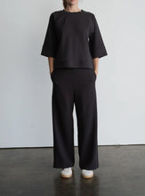 Wide-Leg Relaxed Trouser