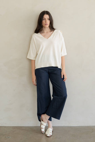 WIDE OPEN COLLAR KNIT TOP