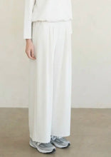Pleated Wide Leg Sweatpants