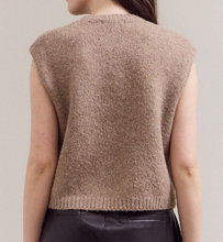 BASIC KNIT VEST