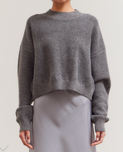 KNITTED CREWNECK TOP
