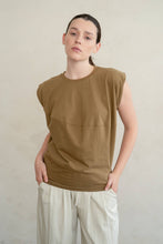 SLEEVELESS SEAM DETAIL TEE