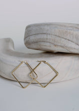 Sutton Medium Hoop